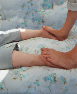 Reflexology: Available now from other fabulous bodyworkers at the Integrative Healing Institute (IHI) Also available with Oxygen Therapy, Reiki, and other wonderful services from the team at IHI. Click here for more information: http://www.naturalreflexes.com/MassageTherapy.html